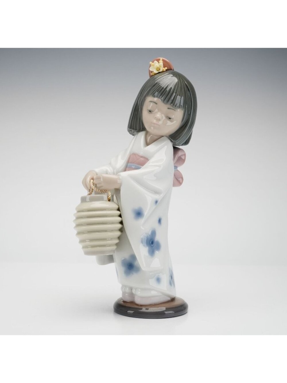 Lladro Geisha Oriental Lantern Girl Figurine #6231 Mint Condition 8"